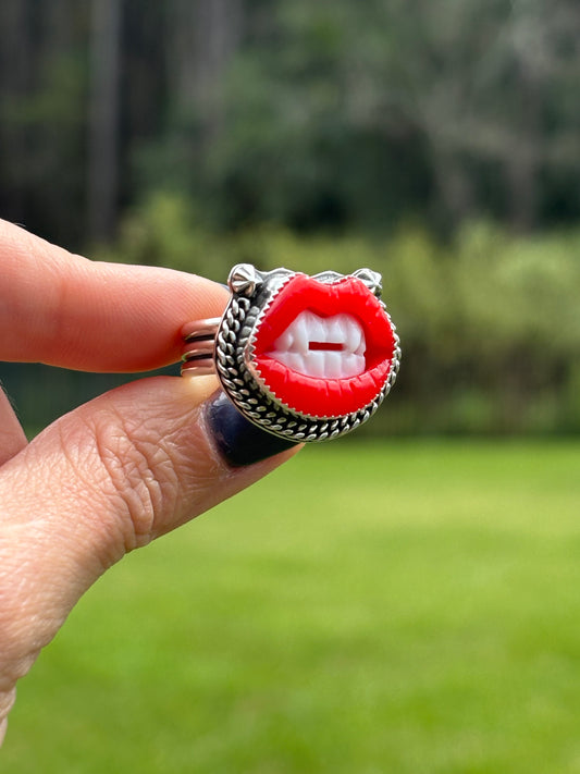 Fangirl Ring